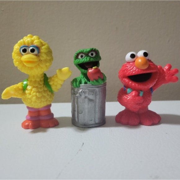 Sesame Street Figurines - Picture 3 of 6